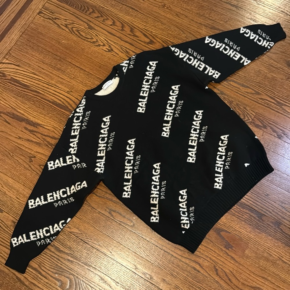 BALENCIAGA sweater Never Worn